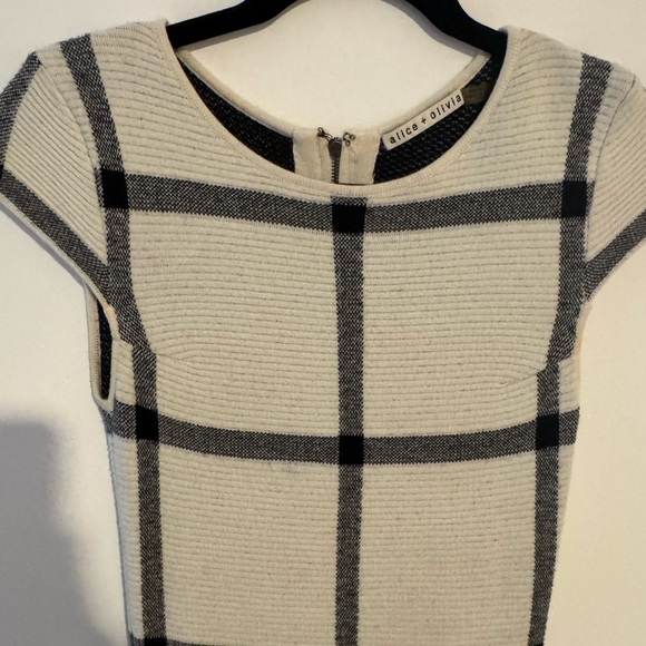 Alice and Olivia Selma Dress - Picture 3 of 9